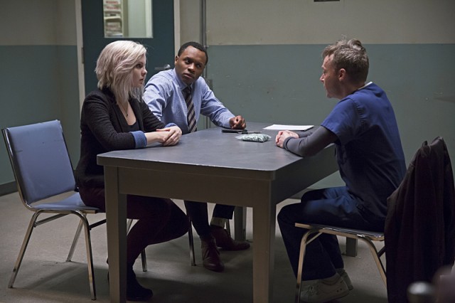 iZombie -- "Astroburger" -- Image Number: ZMB111B_0162 -- Pictured (L-R): Rose McIver as Olivia "Liv" Moore and Malcolm Goodwin as Clive Babineaux -- Photo: Katie Yu /The CW -- ÃÂ© 2015 The CW Network, LLC. All rights reserved.
